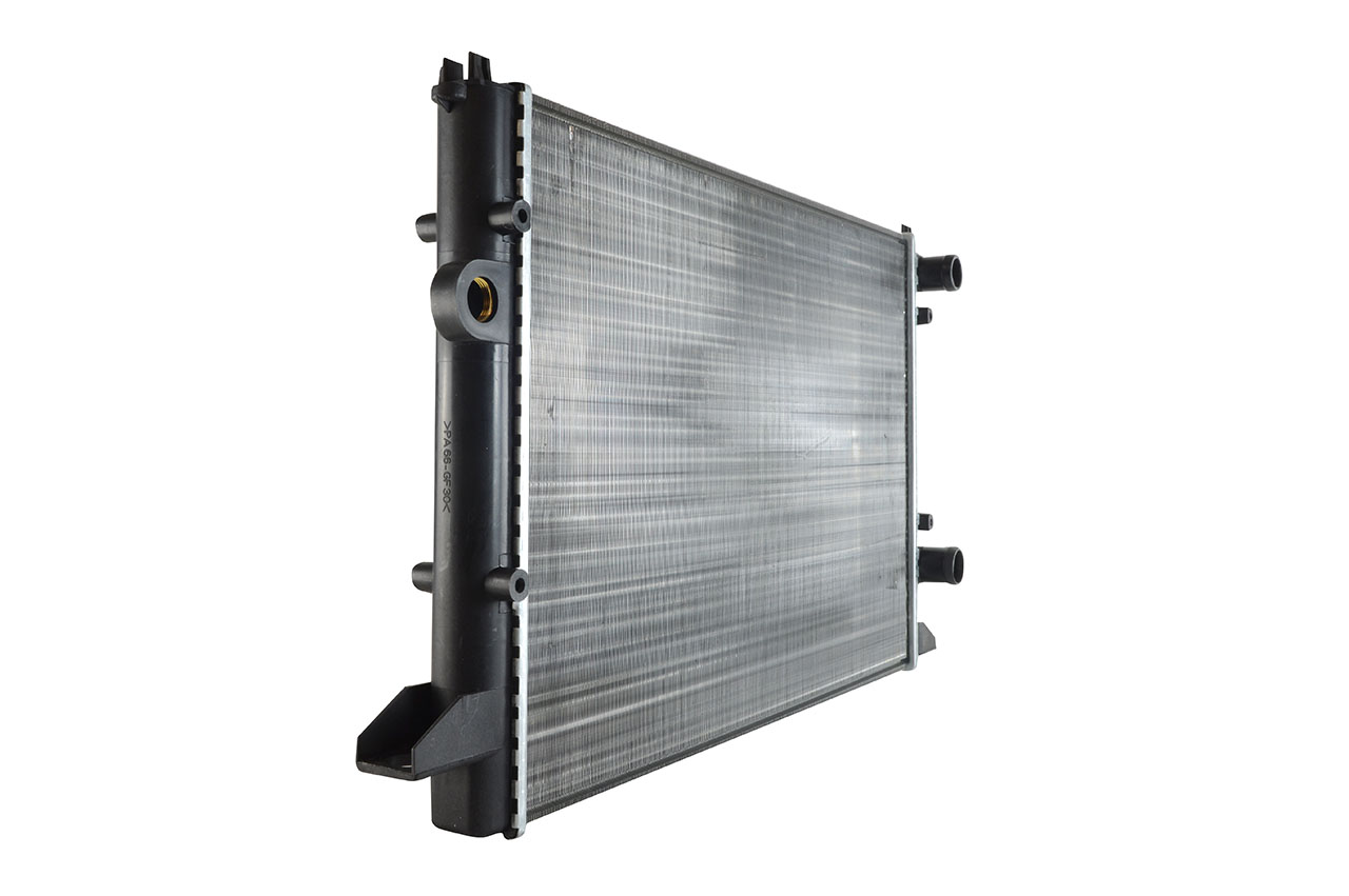 600 525_B CHLODNICA PASSAT 1.8,2.0,1.9TD 94-