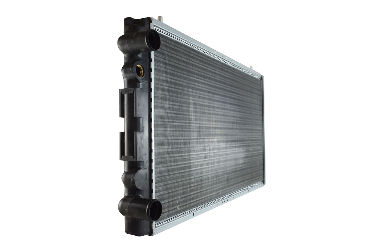 605 555_B CHLODNICA TRAFIC 2.4D-2.5D 90-