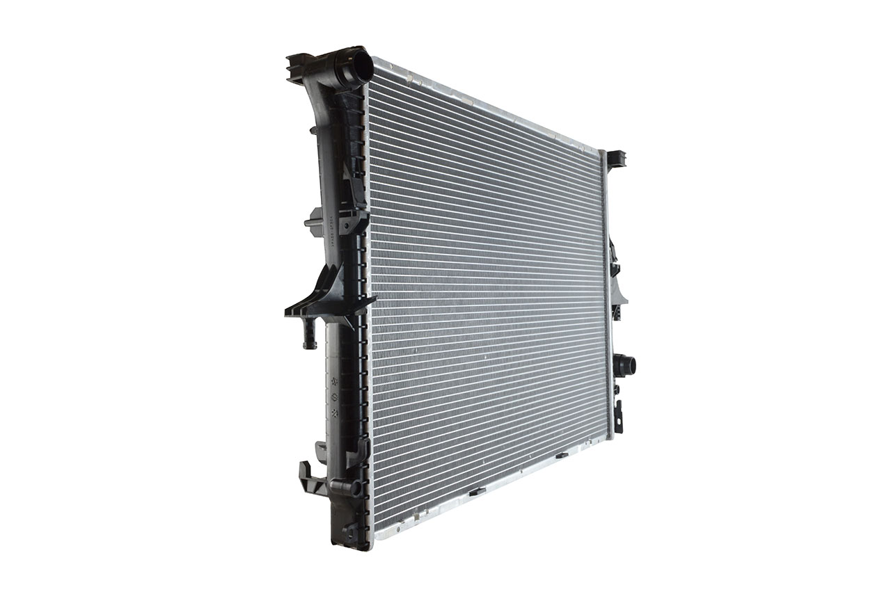 617 310_B CHLODNICA AUDI Q7 3.0TDI 06-