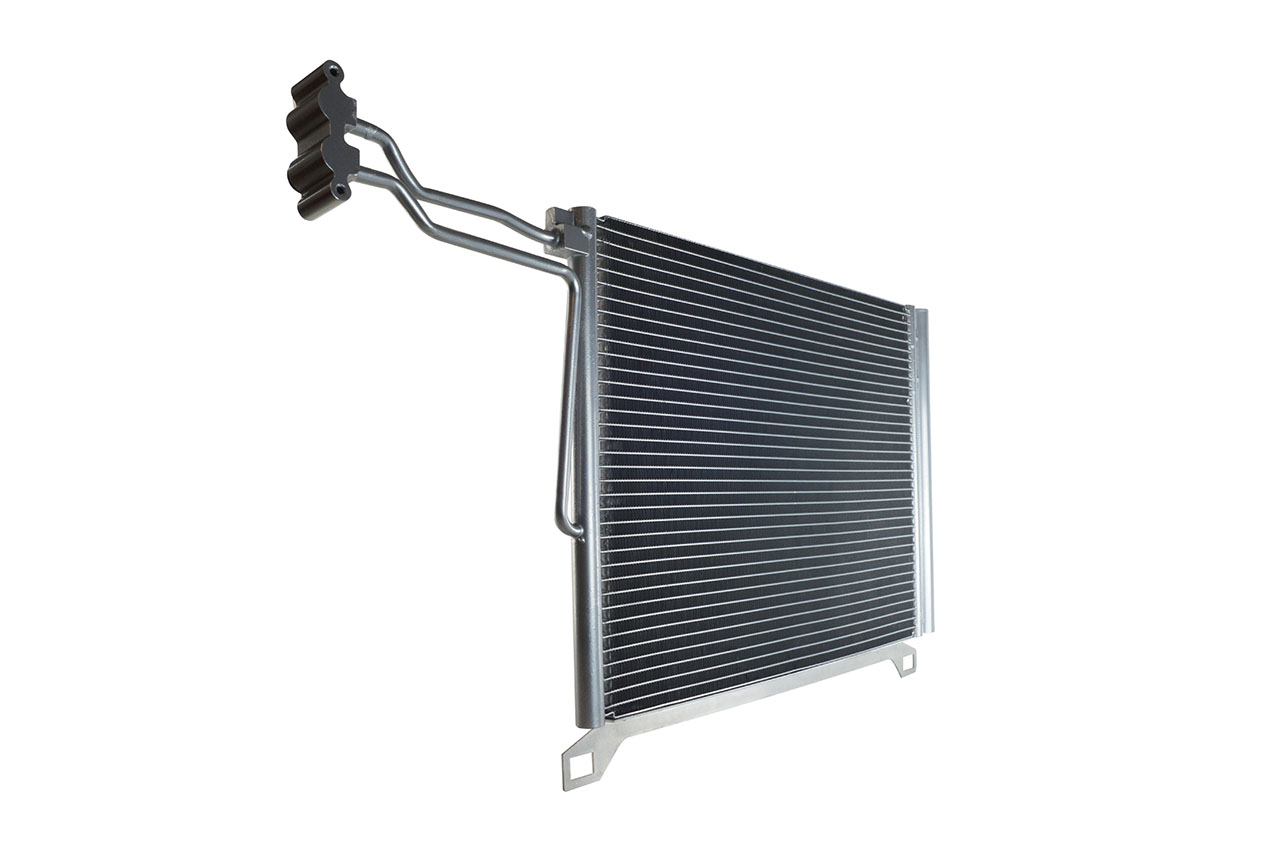 621 646_B CHLODNICA DO KLIMAT.MINI 1.4TDI 03-