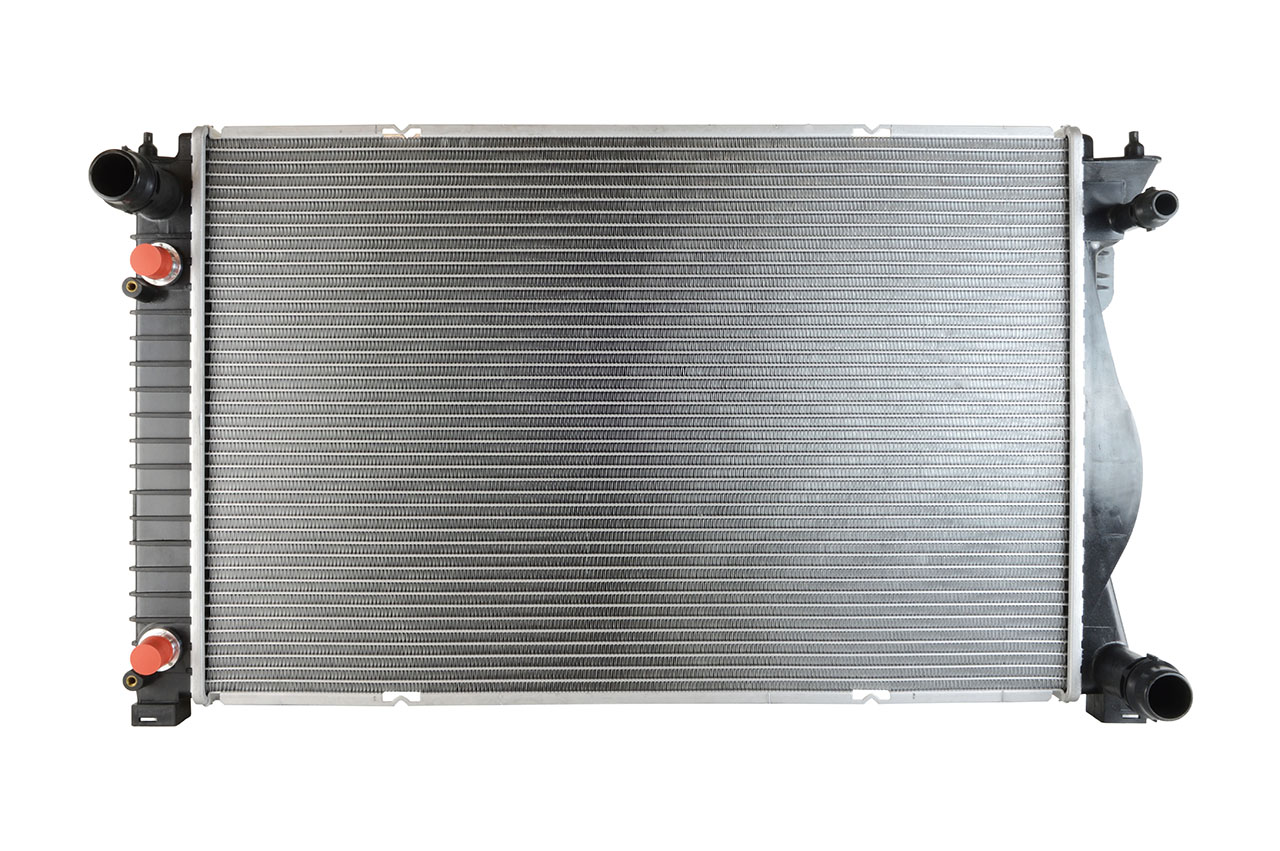 608 140_B CHLODNICA AUDI A6 2.8I V6 04- /AUTOMAT/